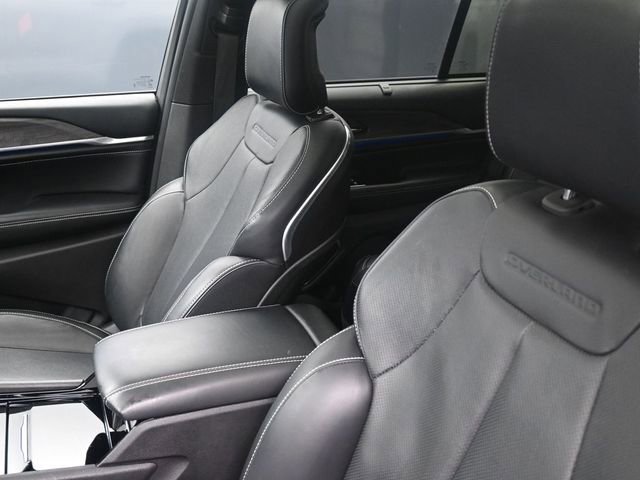 Used 2023 Jeep Grand Cherokee Overland w/ Luxury Tech Group IV AWD/4WD image 26