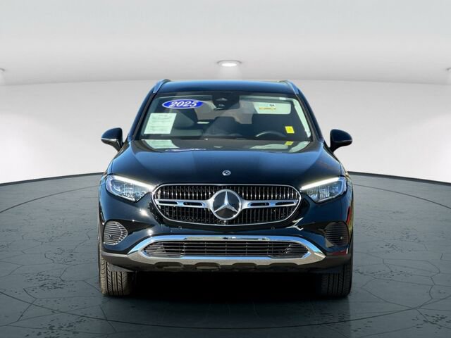 Used 2025 Mercedes-Benz GLC 350e 4MATIC image 9