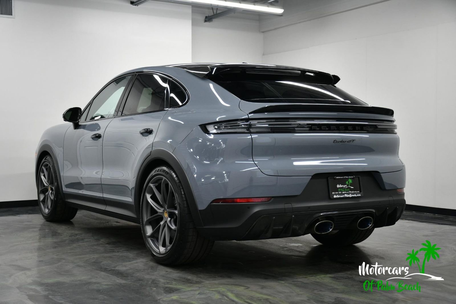 Used 2024 Porsche Cayenne Turbo GT image 5