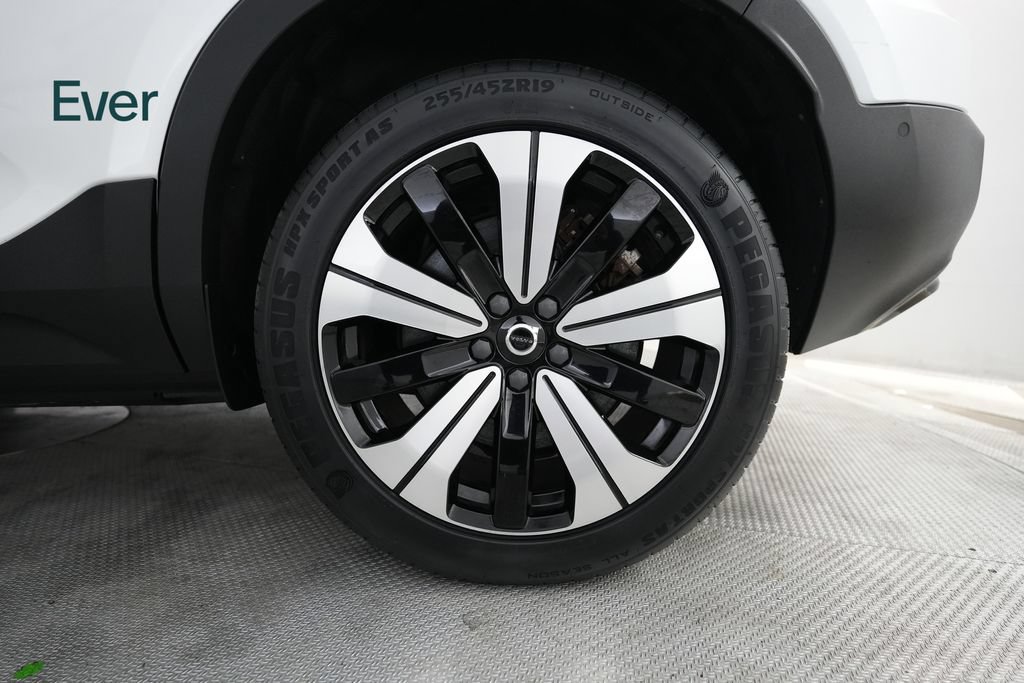 Used 2023 Volvo XC40 Recharge Plus AWD/4WD image 9