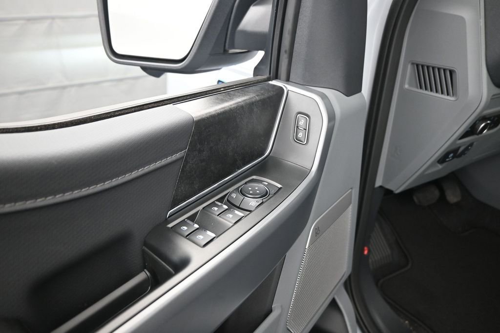 New 2025 Ford F150 Lightning Flash AWD/4WD image 10