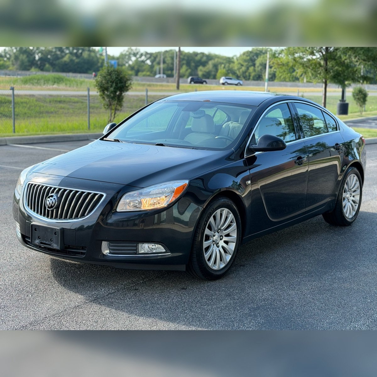 Used 2011 Buick Regal CXL FWD image 4