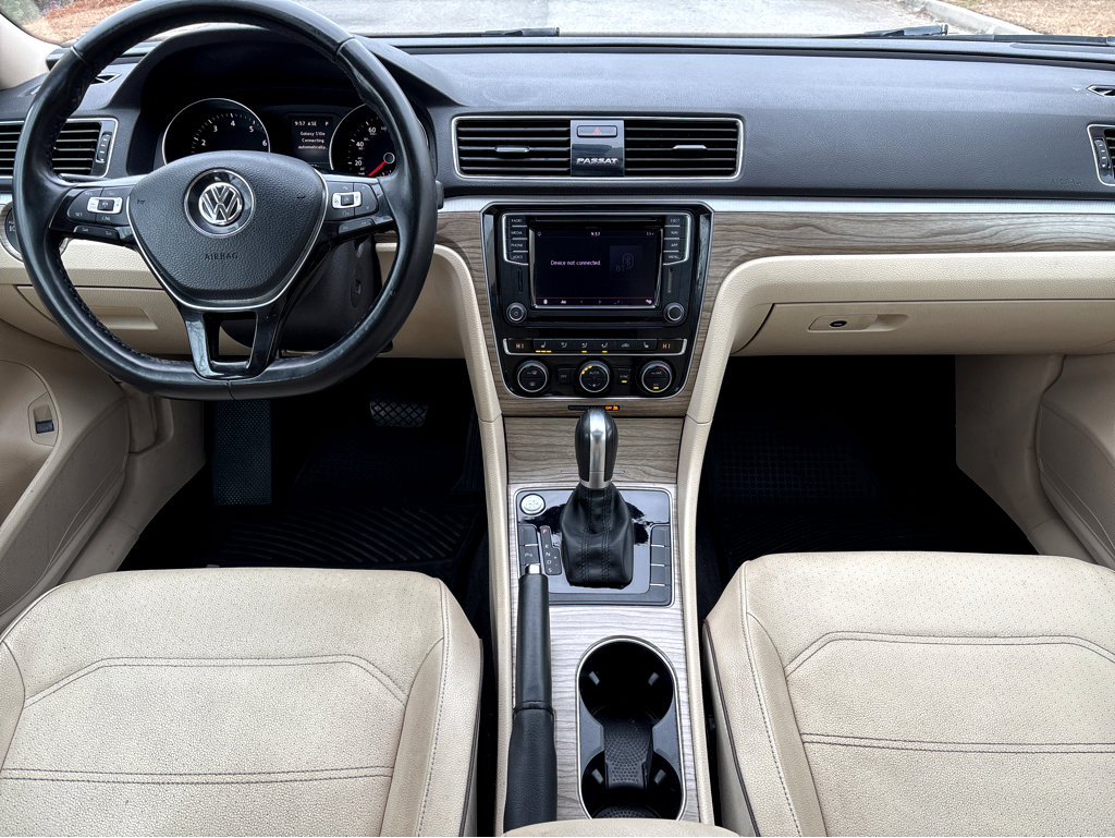 Used 2018 Volkswagen Passat 2.0T SE image 3