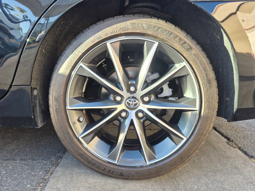 Used 2016 Toyota Camry XSE image 9