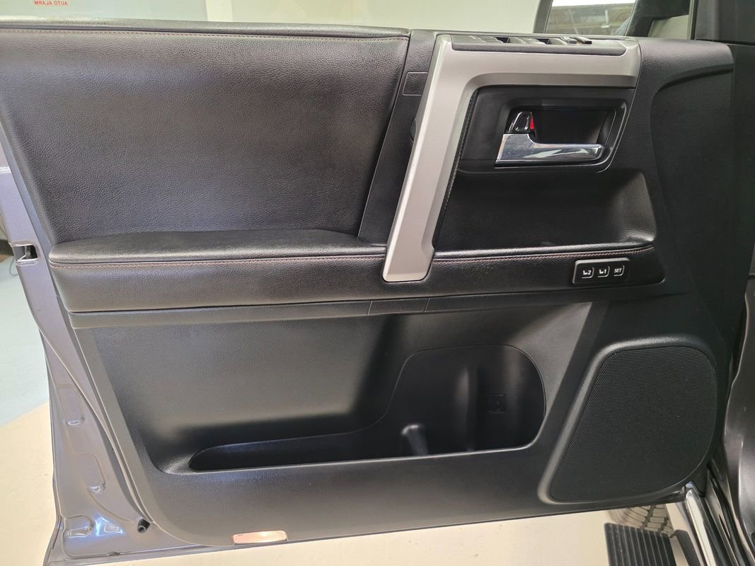 Used 2015 Toyota 4Runner Limited AWD/4WD image 22