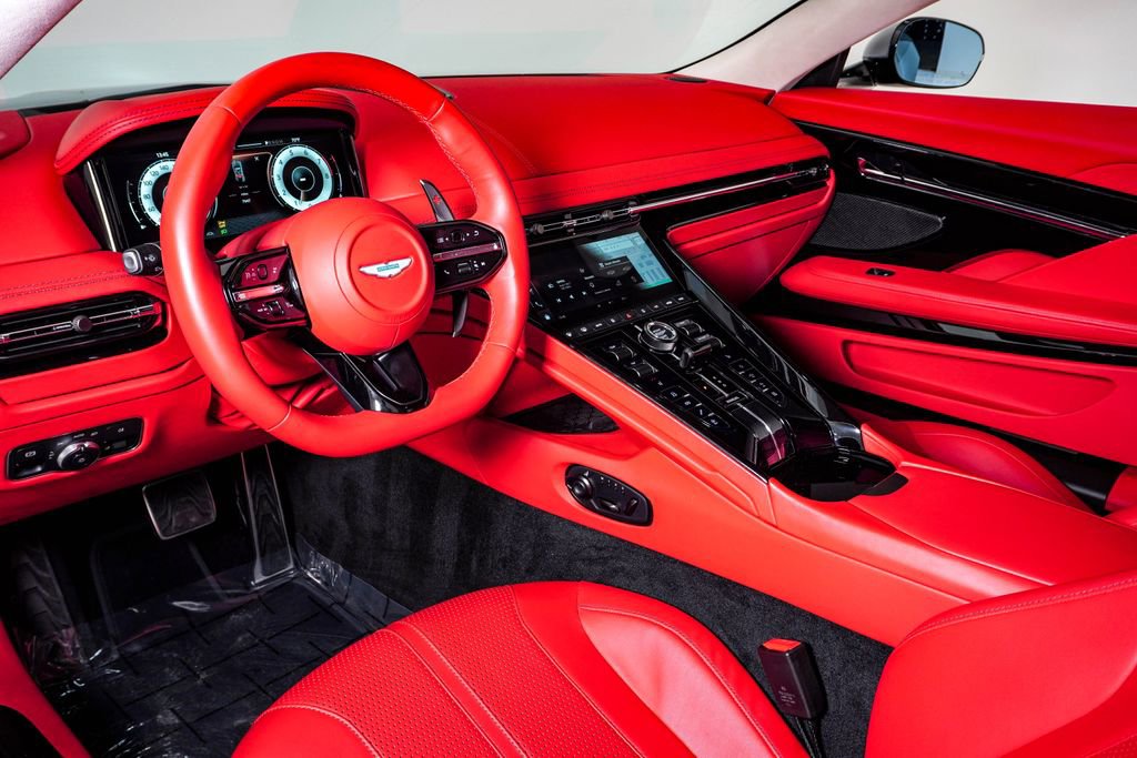 Used 2024 Aston Martin DB12 Coupe image 24