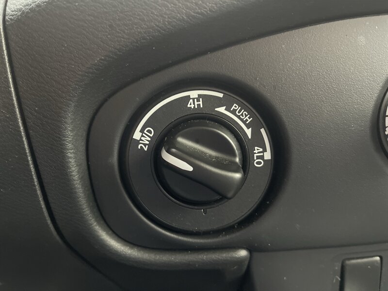Used 2023 Nissan Frontier SV AWD/4WD image 19