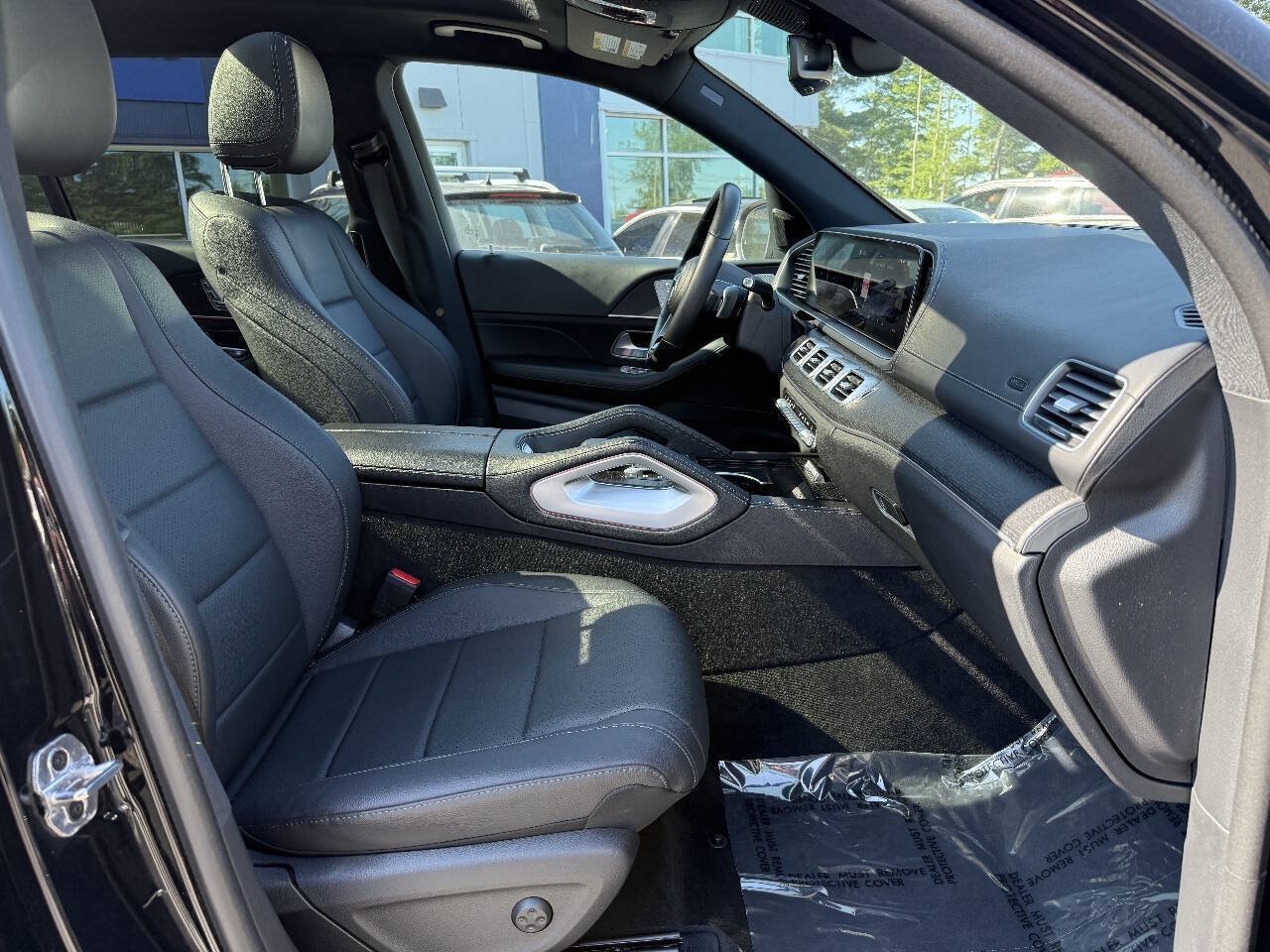 Used 2025 Mercedes-Benz GLS 450 4MATIC image 23