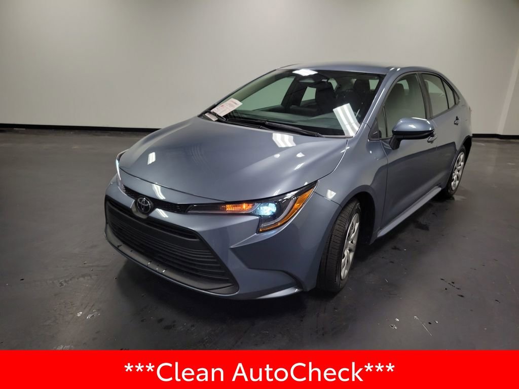 Used 2025 Toyota Corolla LE image 4