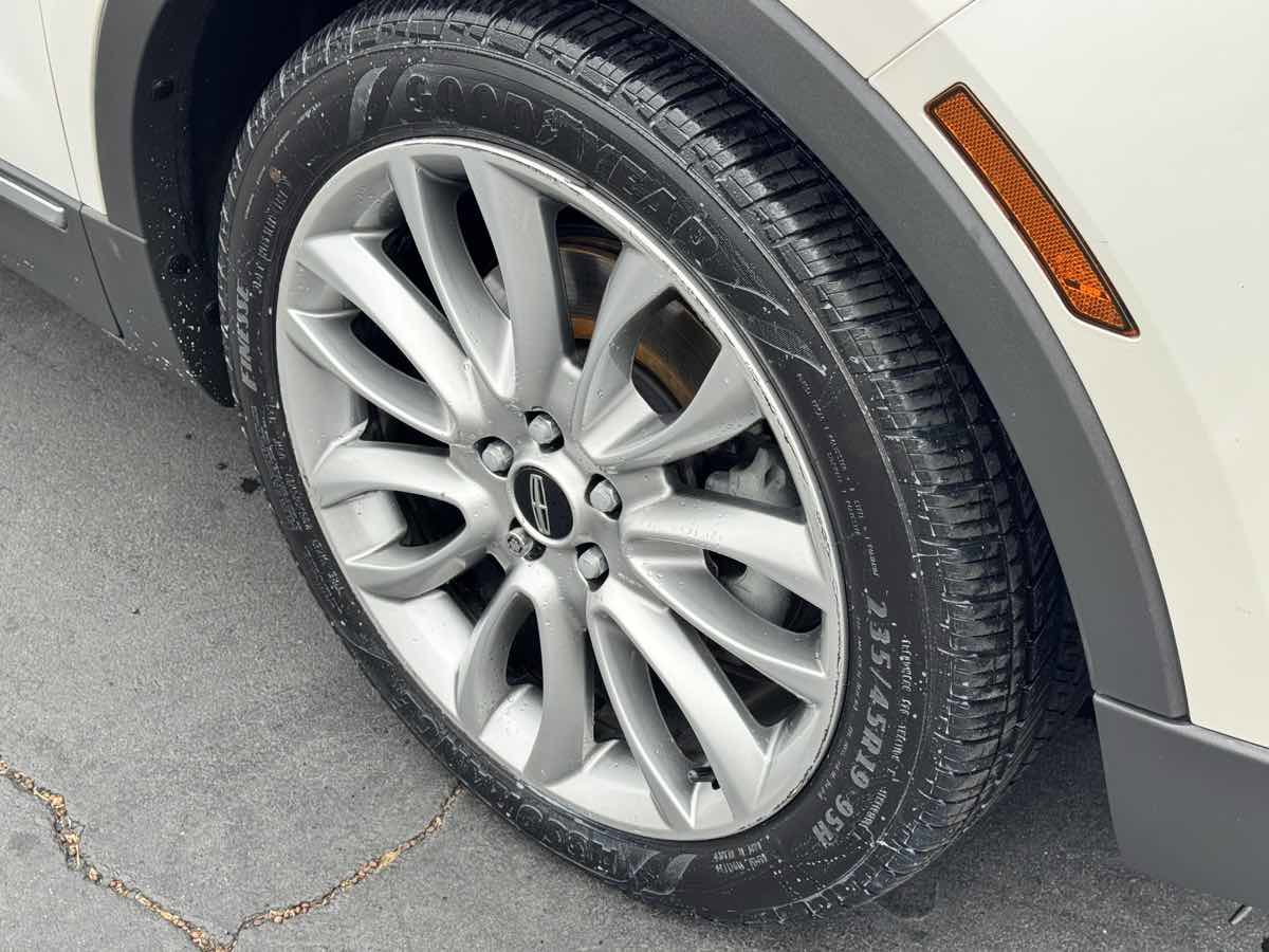 Used 2017 Lincoln MKC Reserve w/ Lincoln MKC Climate Package FWD image 22