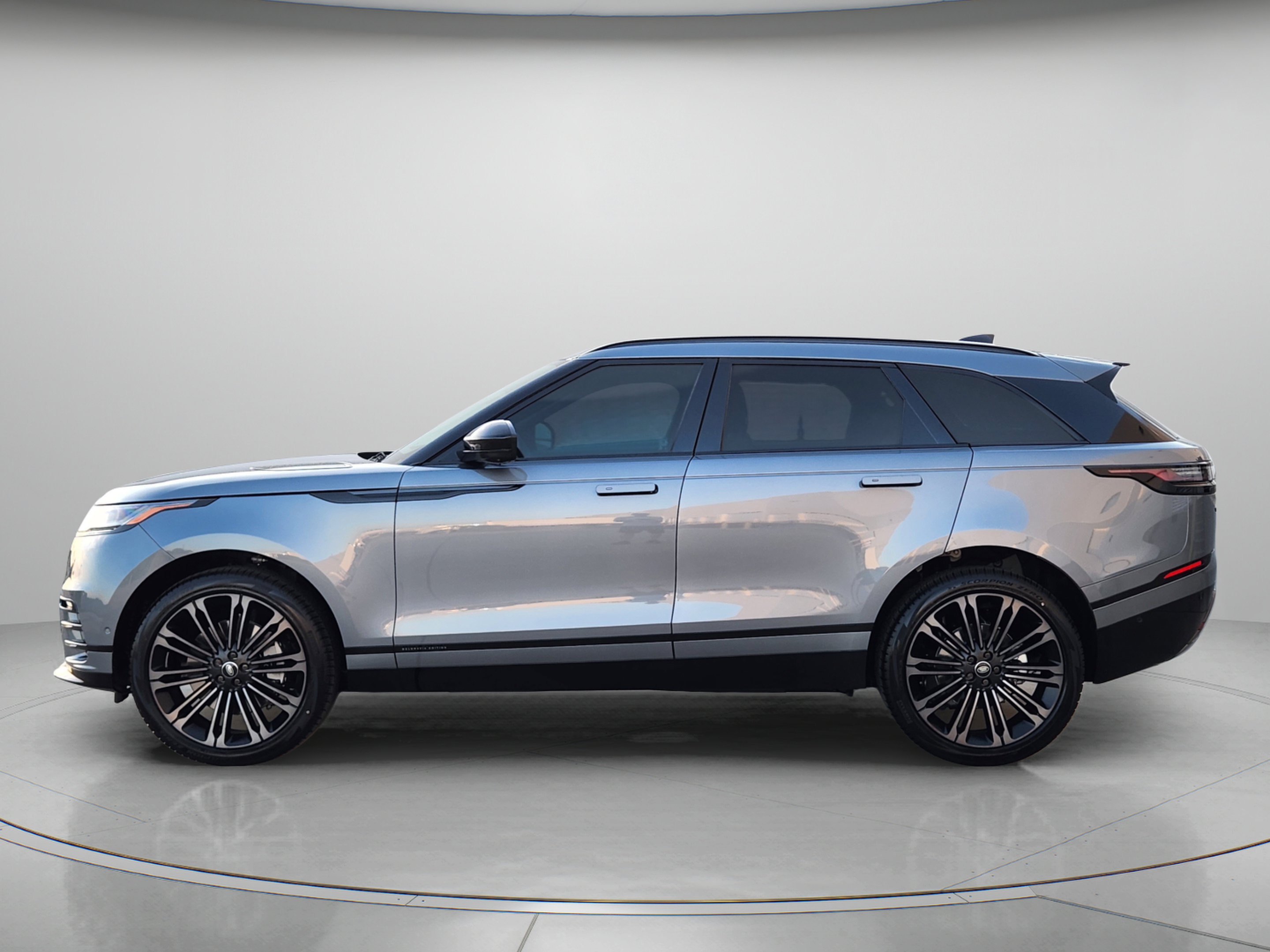 New 2026 Land Rover Range Rover Velar Belgravia AWD/4WD image 2