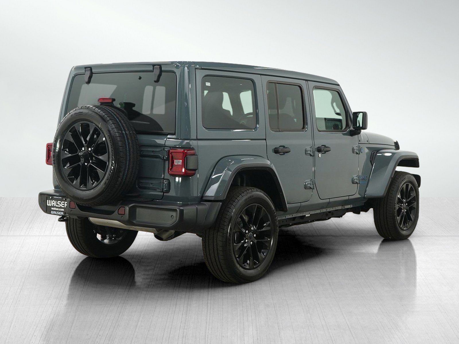 Used 2025 Jeep Wrangler Unlimited Sahara w/ Safety Group image 5