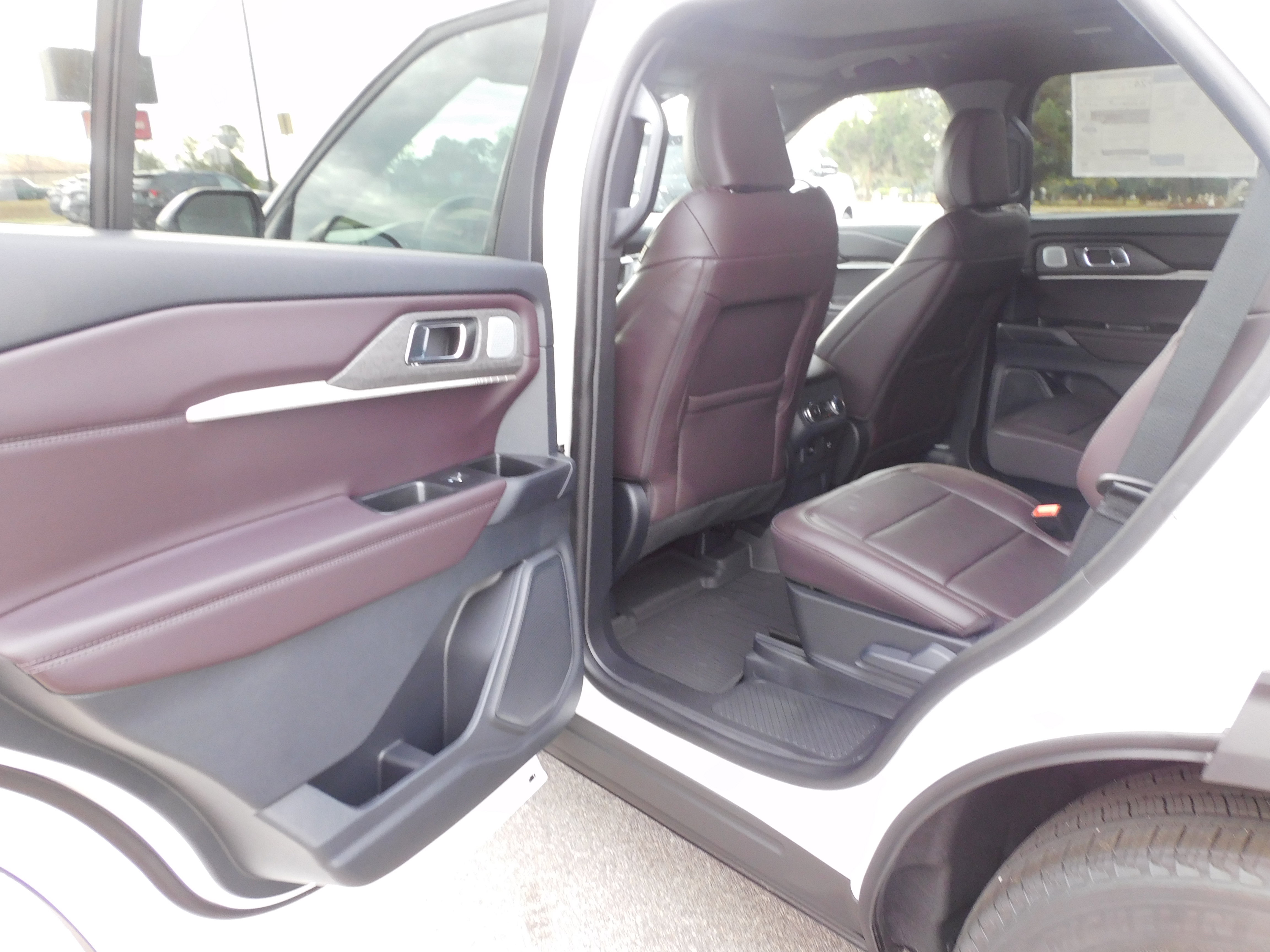 New 2025 Ford Explorer Platinum image 13