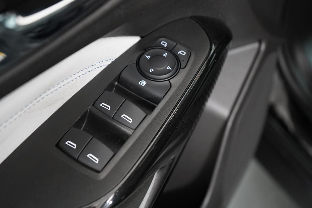 Used 2024 Chevrolet Trax LT w/ Sunroof Package FWD image 19