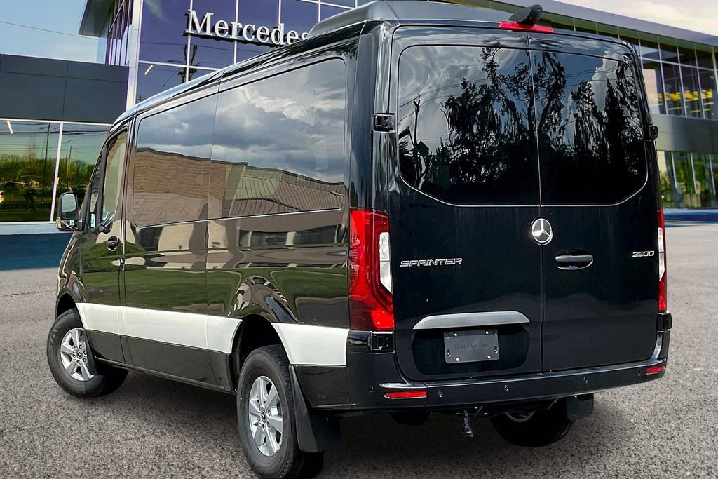 New 2025 Mercedes-Benz Sprinter 144 Cargo image 3