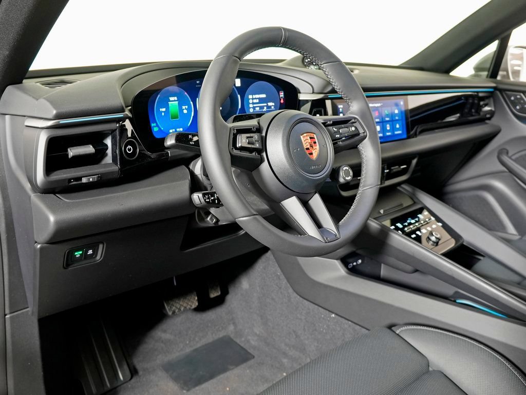Certified 2026 Porsche Macan 4 Electric AWD/4WD image 4