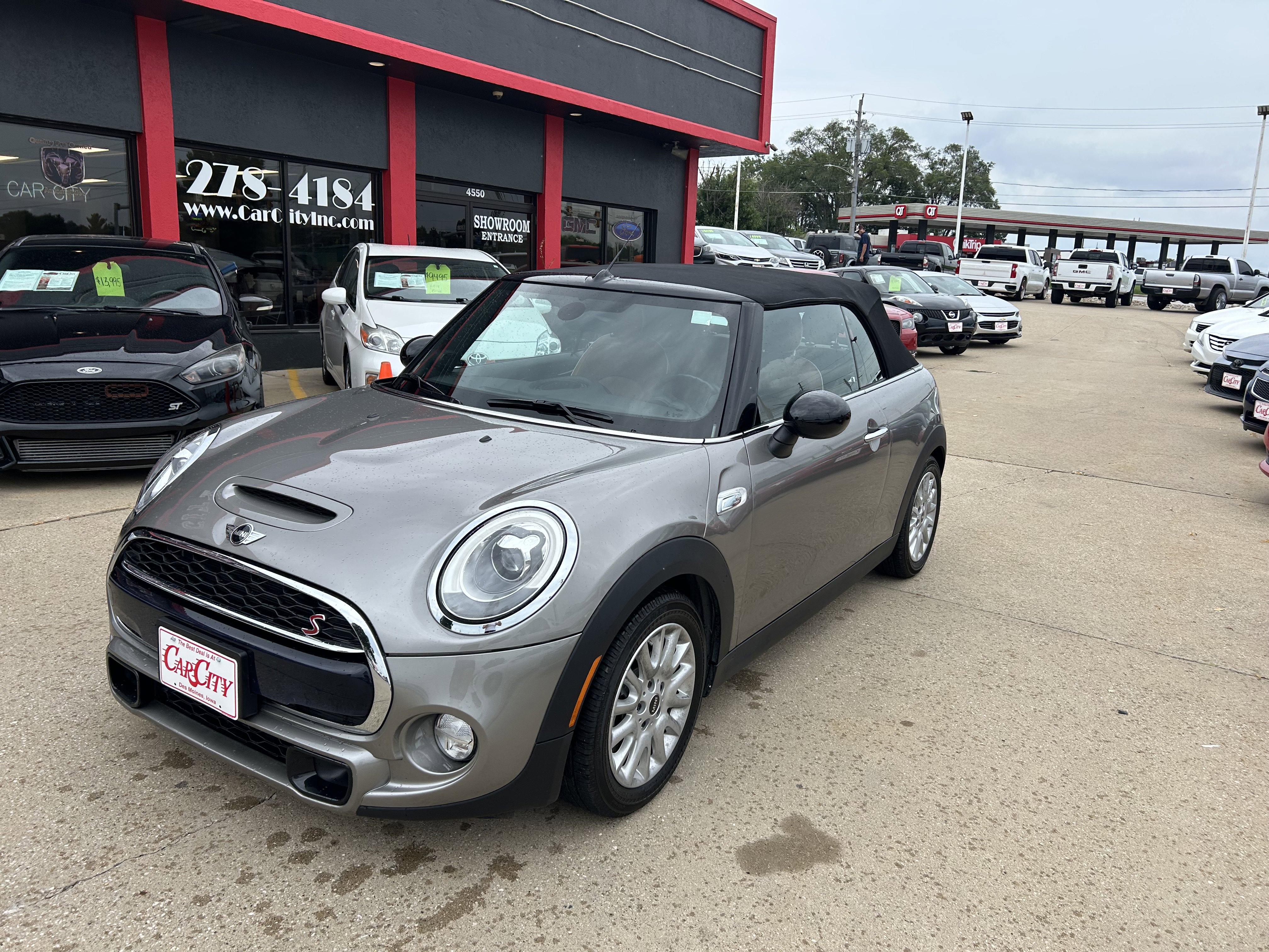 Used 2016 MINI Cooper S image 1