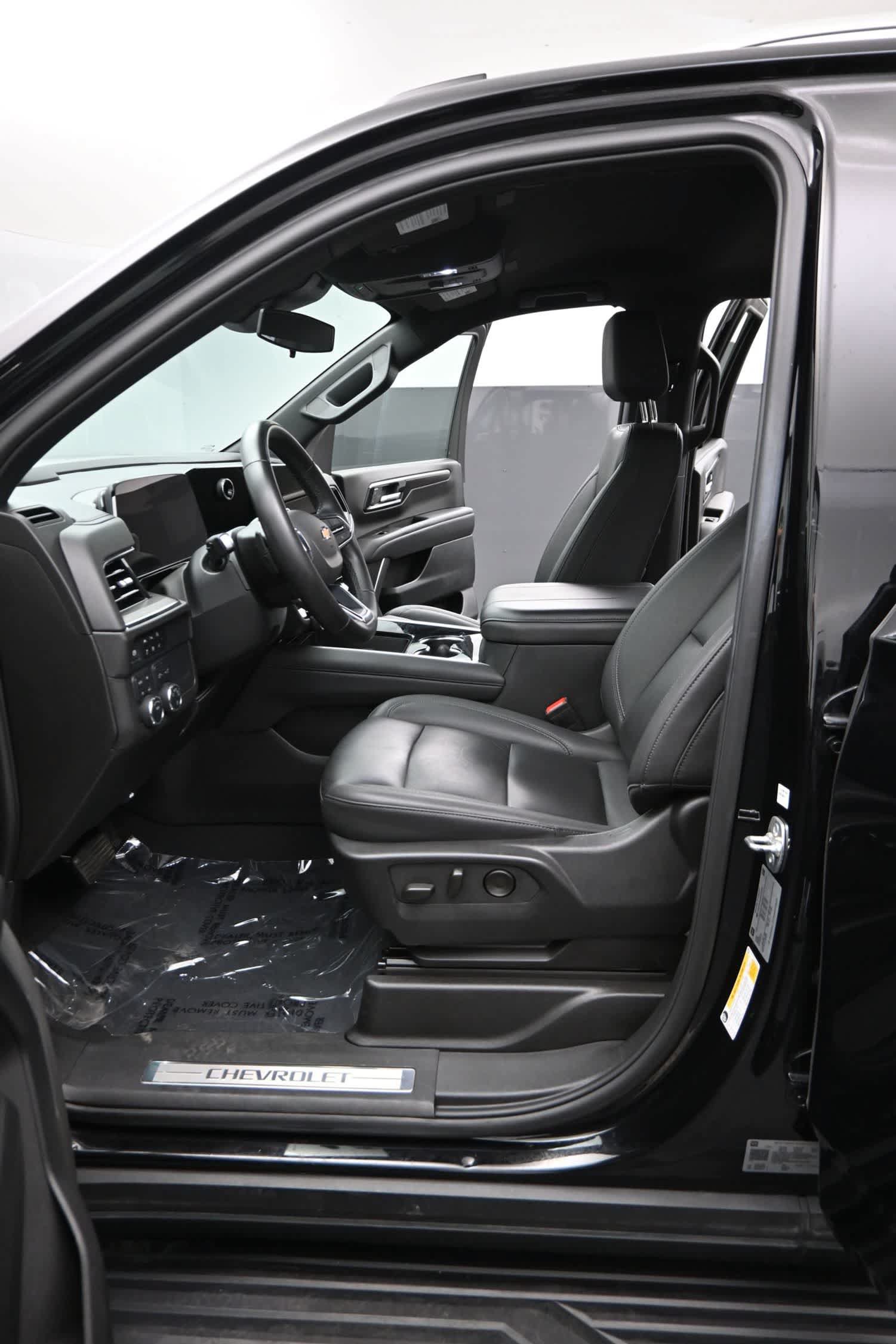 Used 2025 Chevrolet Tahoe LT AWD/4WD image 19