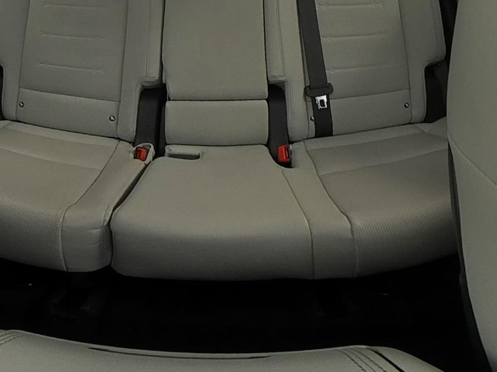 Used 2025 Hyundai Santa Fe Limited image 31