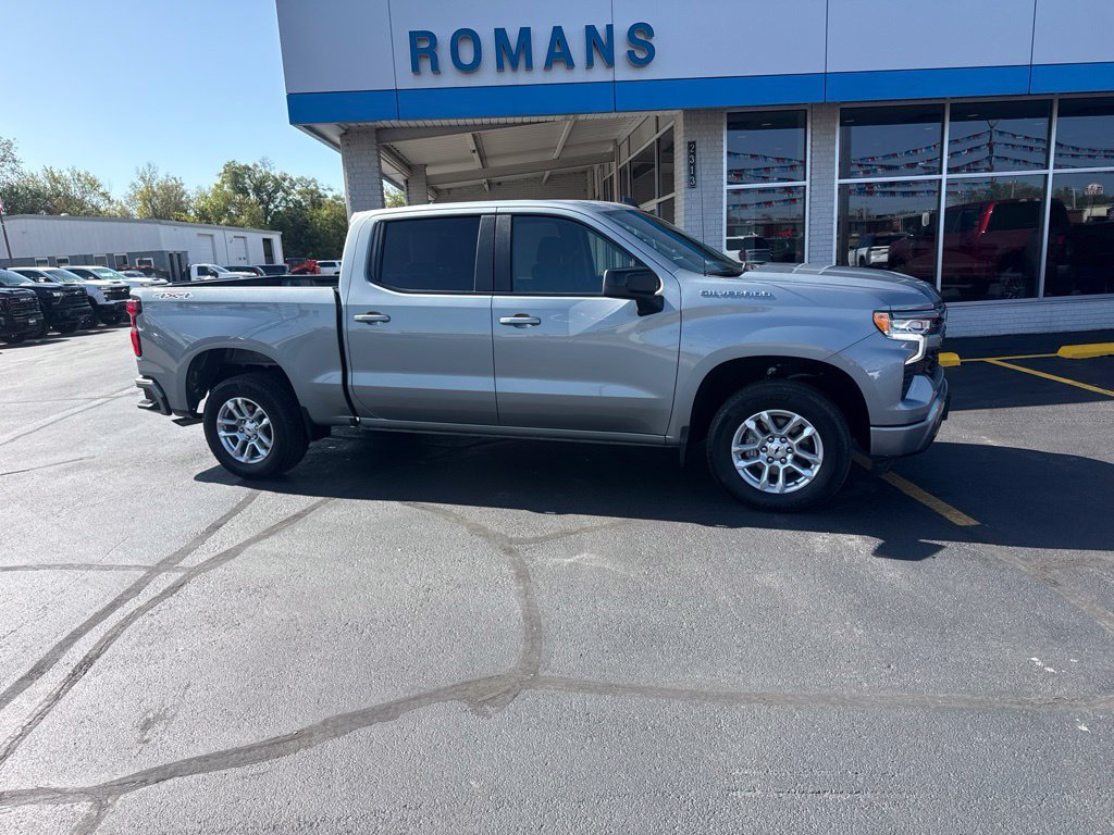 Used 2026 Chevrolet Silverado 1500 RST AWD/4WD image 2