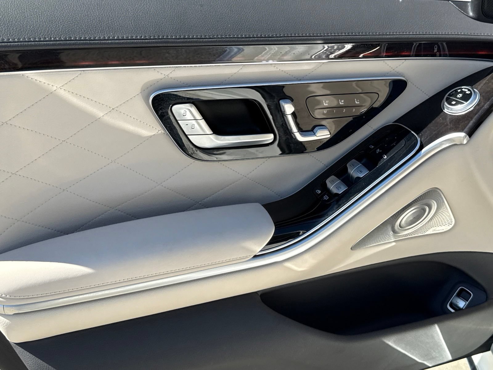 Used 2023 Mercedes-Benz S 580 4MATIC Sedan image 19