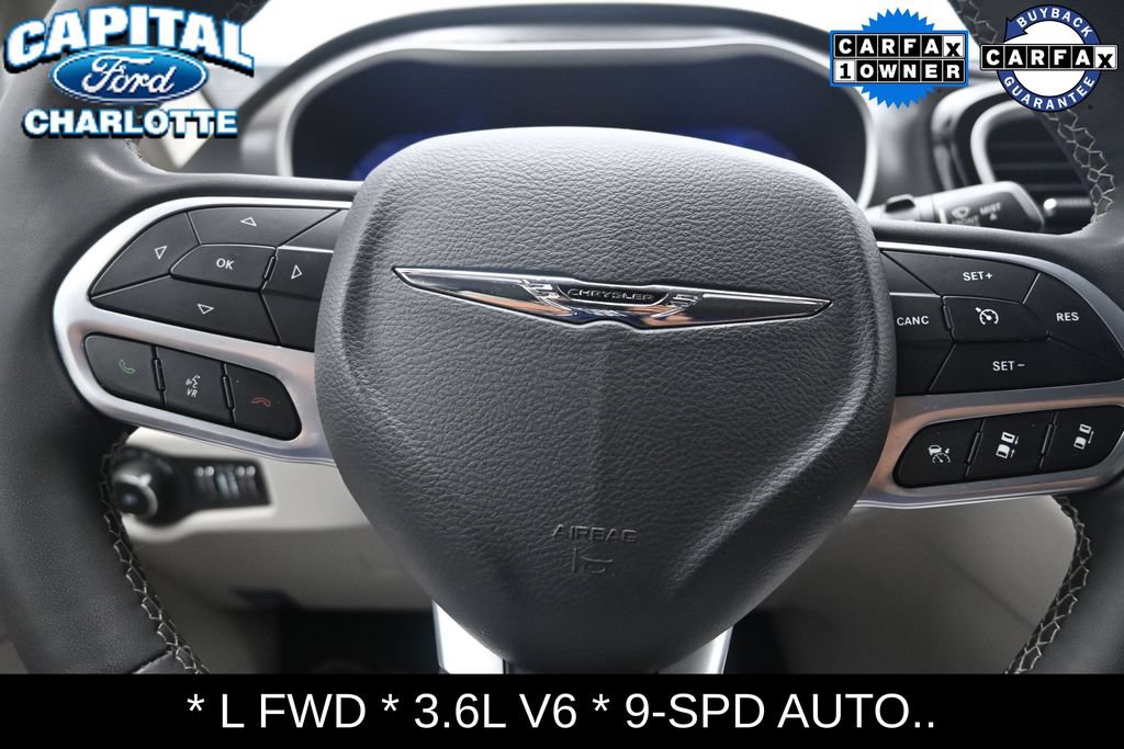 Used 2023 Chrysler Pacifica Touring-L FWD image 18