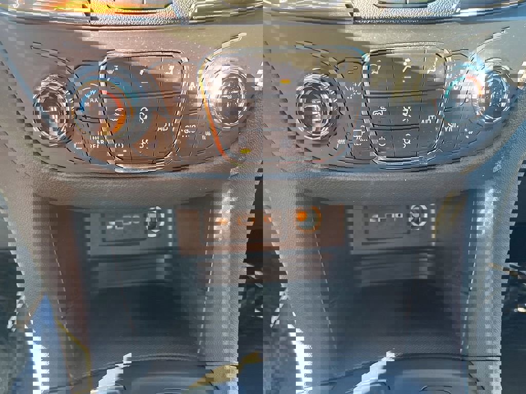 Used 2023 Chevrolet Equinox LT image 37