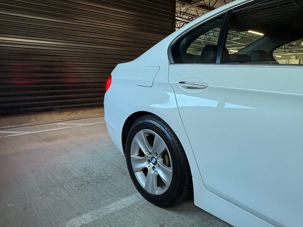 Used 2012 BMW 528i xDrive Sedan AWD/4WD image 9