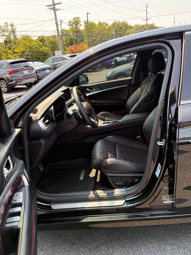 Used 2025 Genesis G70 3.3T Advanced w/ Sport Prestige Package AWD/4WD image 25