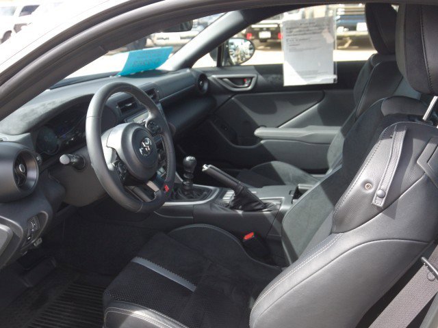 Used 2025 Toyota GR86 Premium w/ ALL Weather Mat Package (TMS) image 14