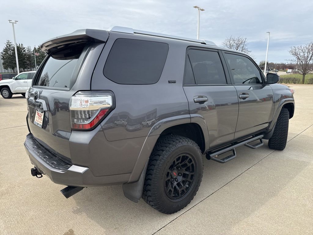 Used 2018 Toyota 4Runner SR5 image 3
