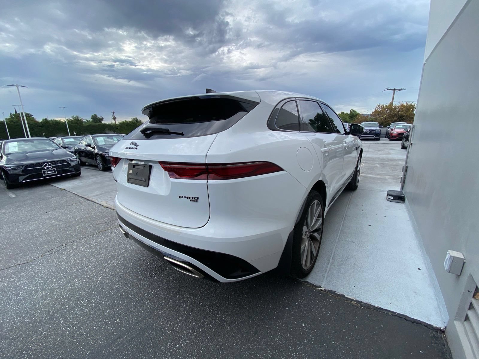 Used 2023 Jaguar F-PACE R-Dynamic S AWD/4WD image 4