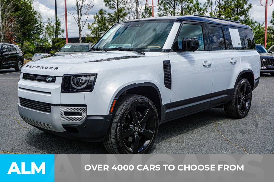 Used 2023 Land Rover Defender 130 SE image 3