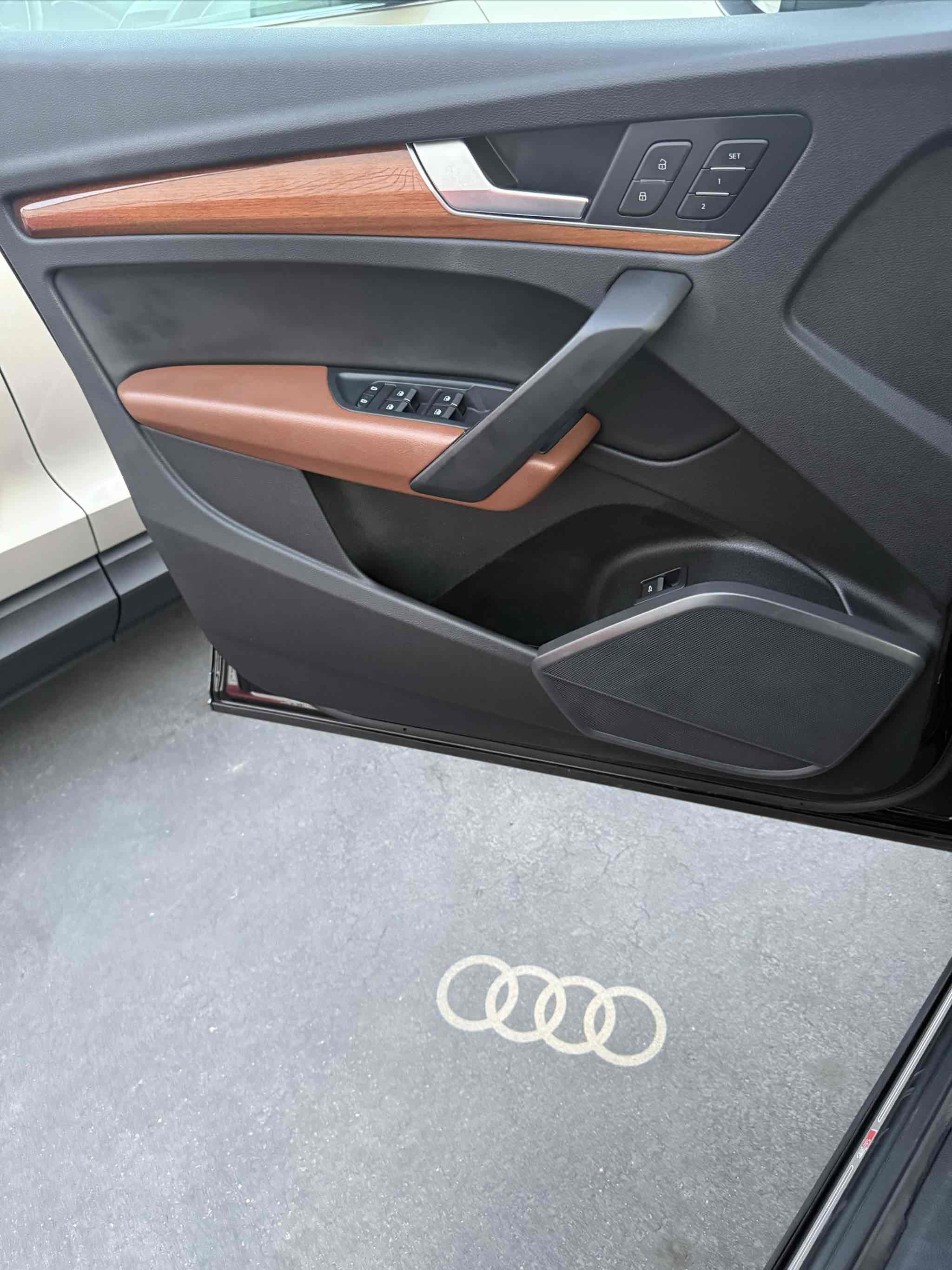 Used 2022 Audi Q5 2.0T Premium w/ Convenience Package image 6