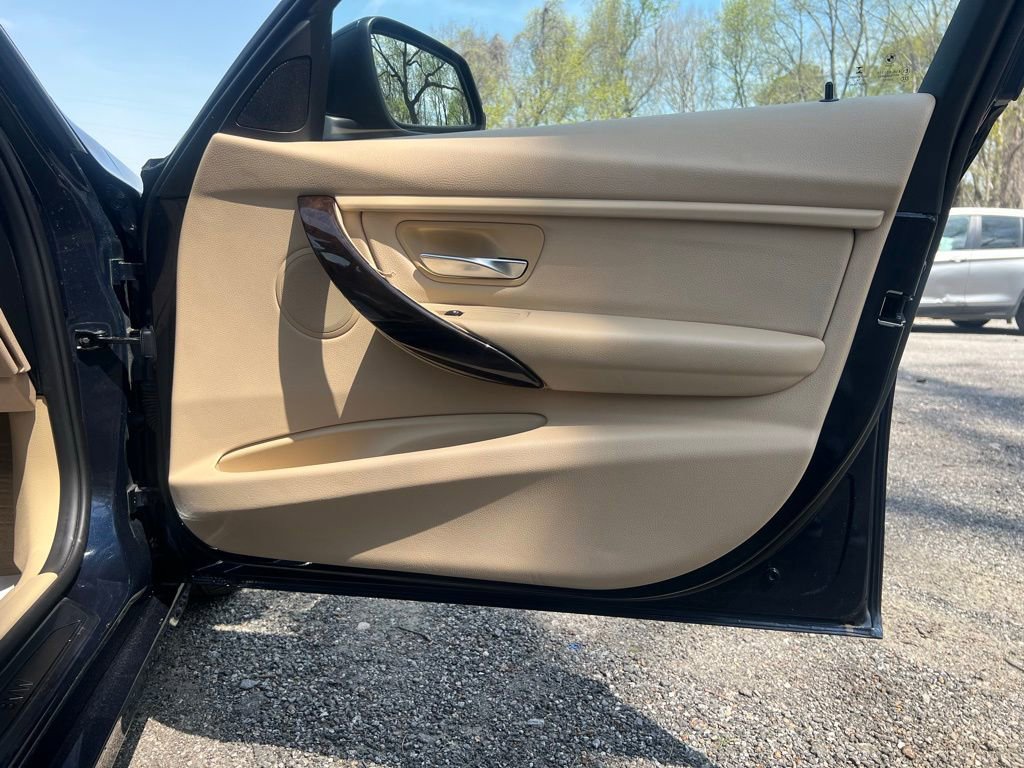 Used 2015 BMW 328i xDrive Sedan AWD/4WD image 14