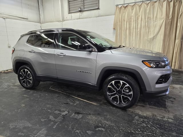 Used 2022 Jeep Compass Limited AWD/4WD image 5