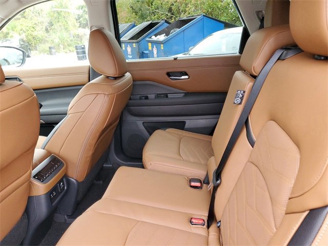 New 2025 Nissan Pathfinder Platinum image 25