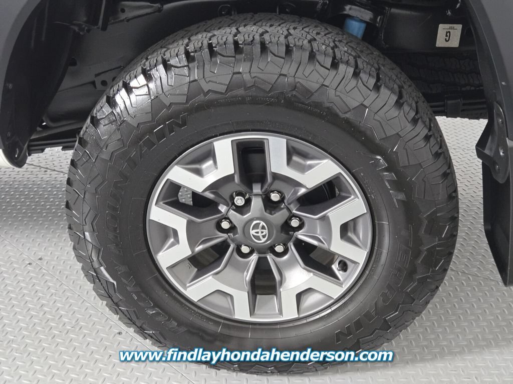 Used 2023 Toyota Tacoma TRD Off-Road w/ Advanced Technology Package AWD/4WD image 10