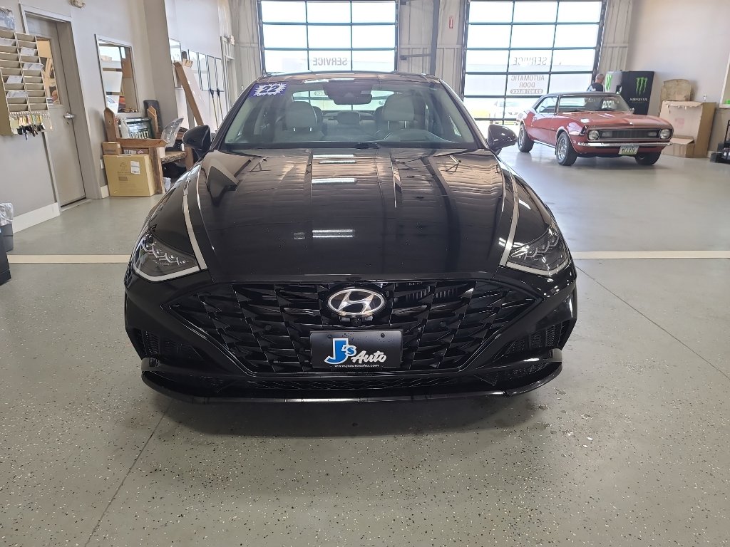 Used 2022 Hyundai Sonata Limited FWD image 3