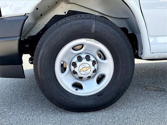 New 2025 Chevrolet Express 3500 Extended w/ Driver Convenience Package image 7