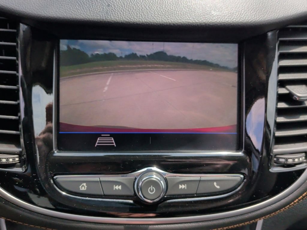 Used 2020 Chevrolet Trax LT FWD image 23