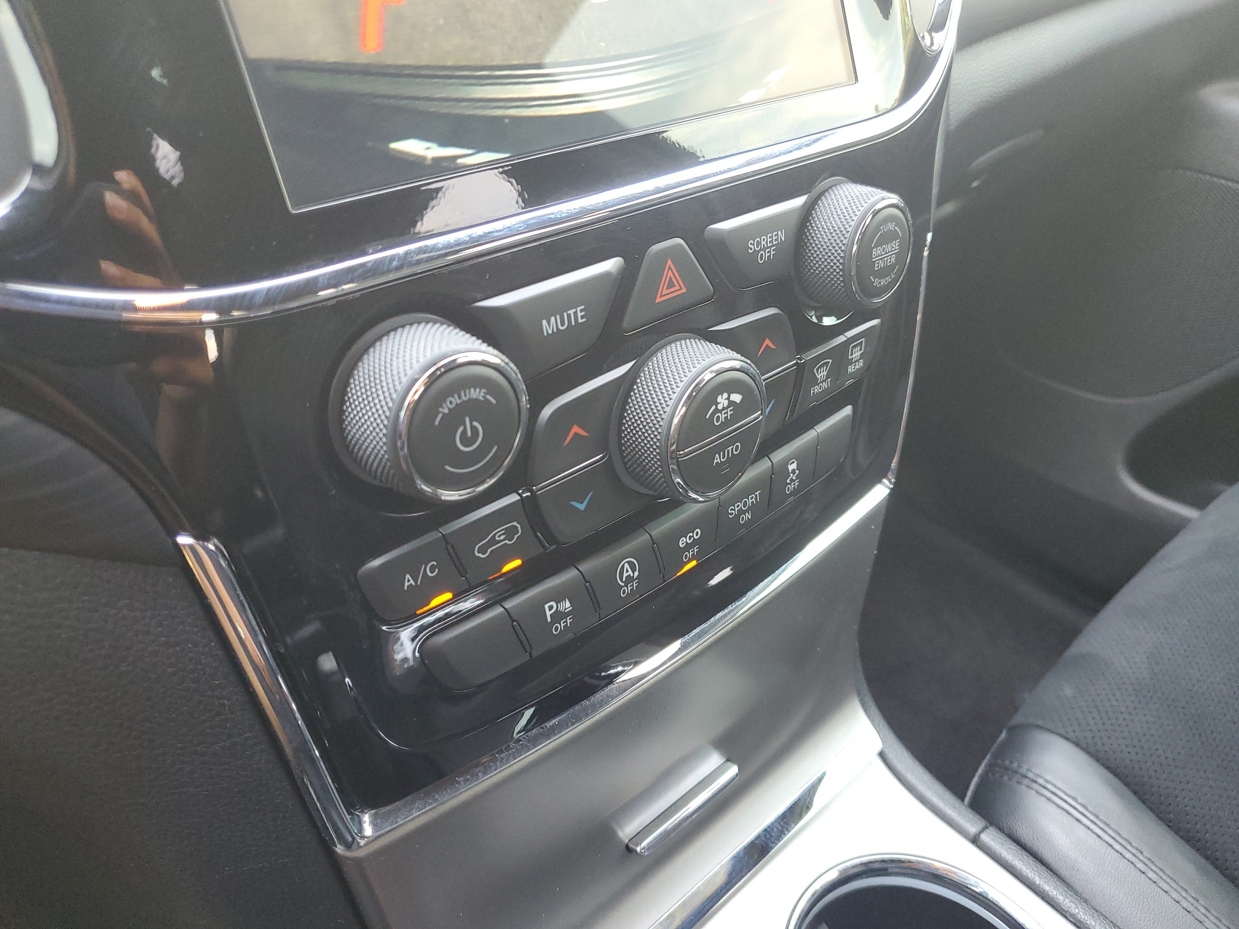 Used 2021 Jeep Grand Cherokee Laredo X RWD image 22