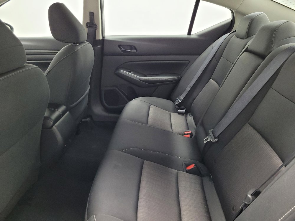 Used 2024 Nissan Altima 2.5 SV image 18