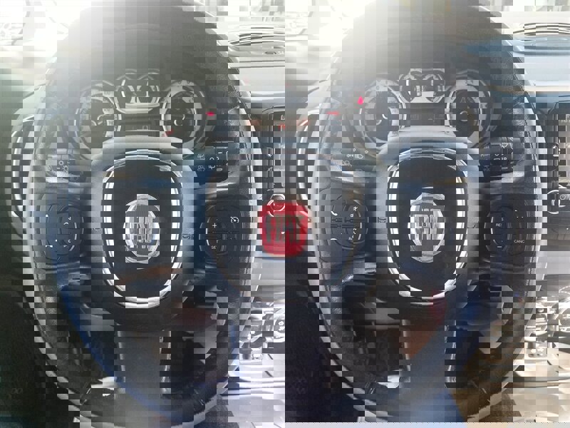 Used 2014 FIAT 500L Easy w/ Popular Equipment Group image 24