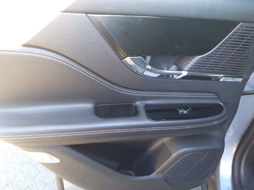 Used 2022 Lincoln Corsair AWD w/ Premium Package image 22