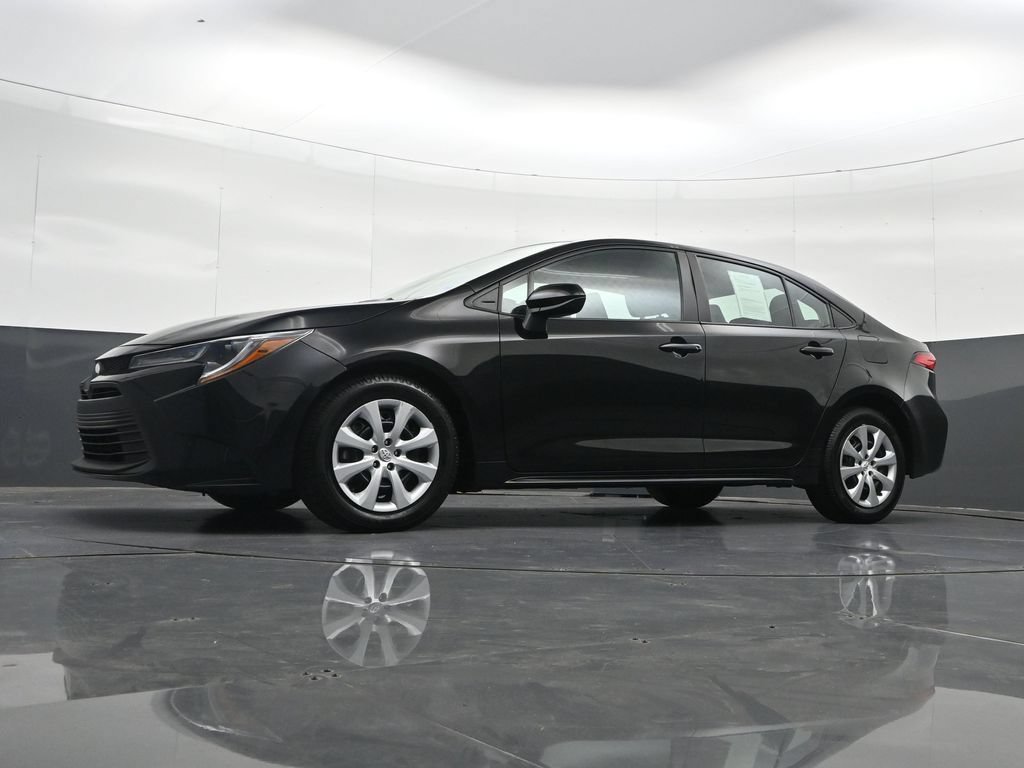 Used 2024 Toyota Corolla LE FWD image 29