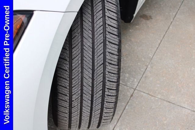 Used 2025 Volkswagen Jetta SE FWD image 11