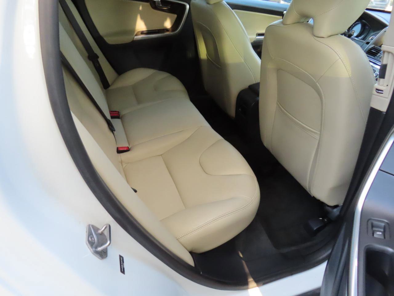 Used 2016 Volvo XC60 T6 w/ Protection Package AWD/4WD image 19