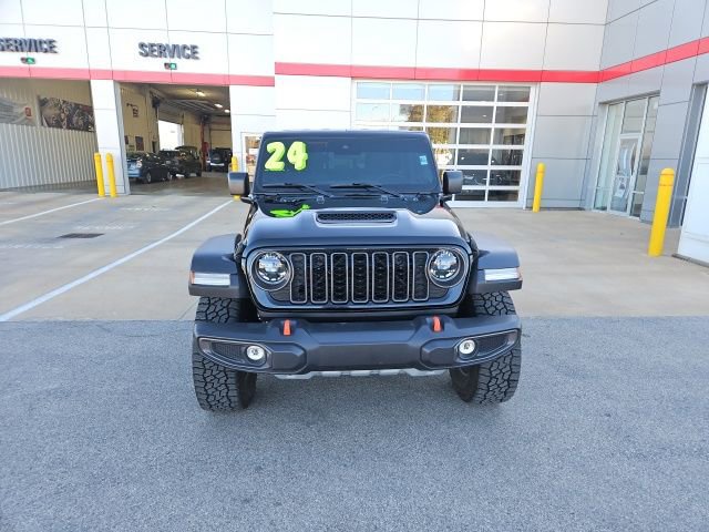 Used 2024 Jeep Gladiator Mojave w/ Convenience Group image 2