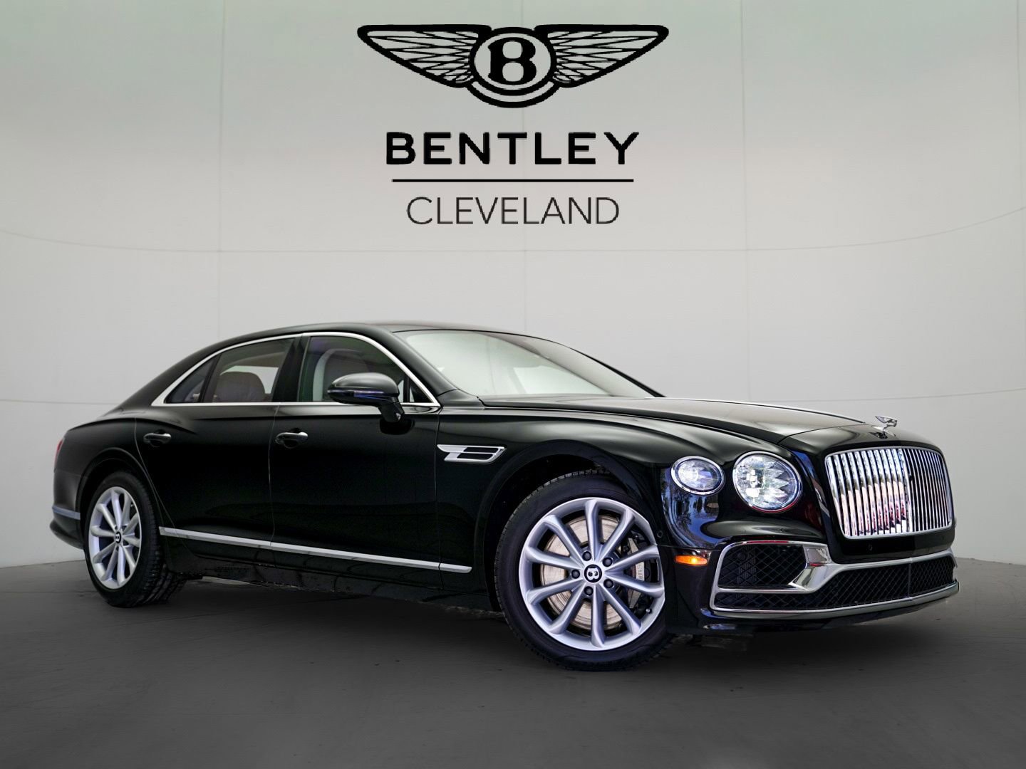 Used 2023 Bentley Flying Spur V8 image 1